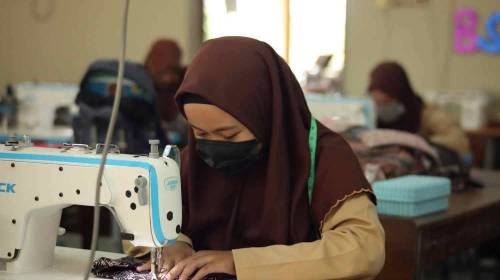 نمونه سوالات الگوساز و برشکار لباس زنانه (تک‌دوزی) با پاسخ ( جدید )